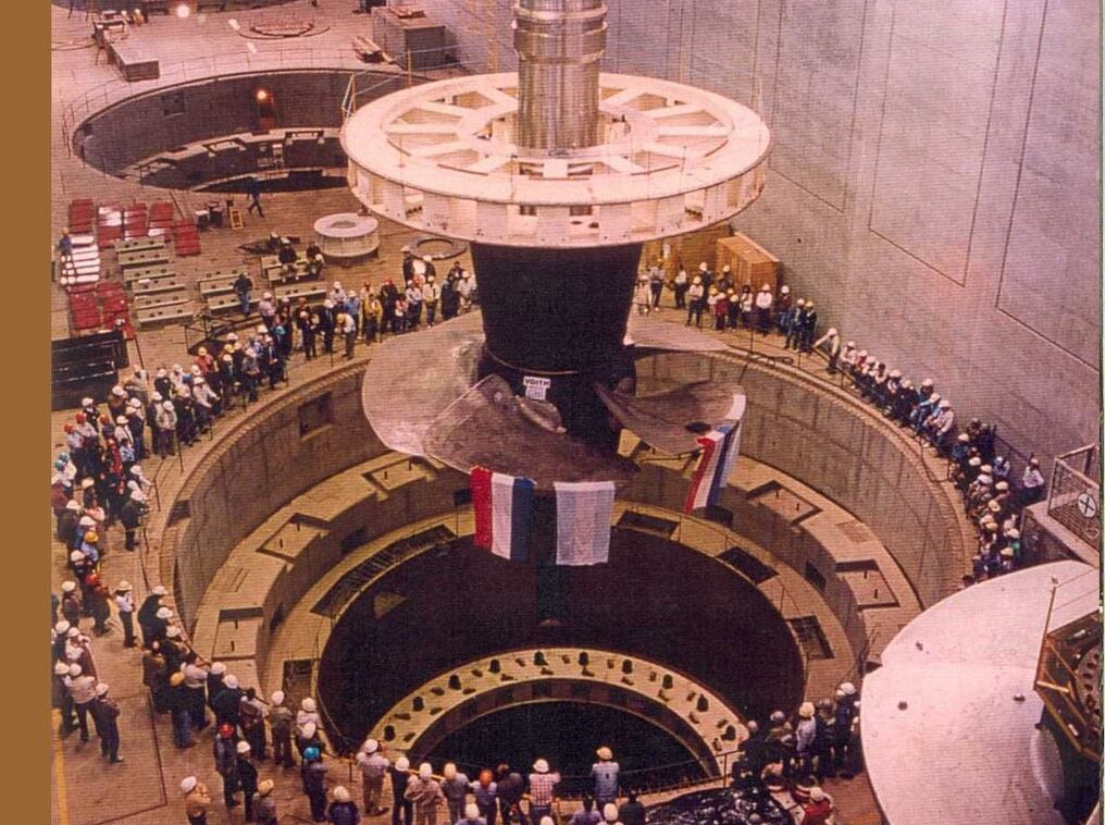 Un día como hoy, hace 30 años se ponía en marcha la primera turbina de la Central Hidroélectrica Yacyretá con lo que se quedaba inaugurada la segunda entidad binacional. Foto: Gentileza