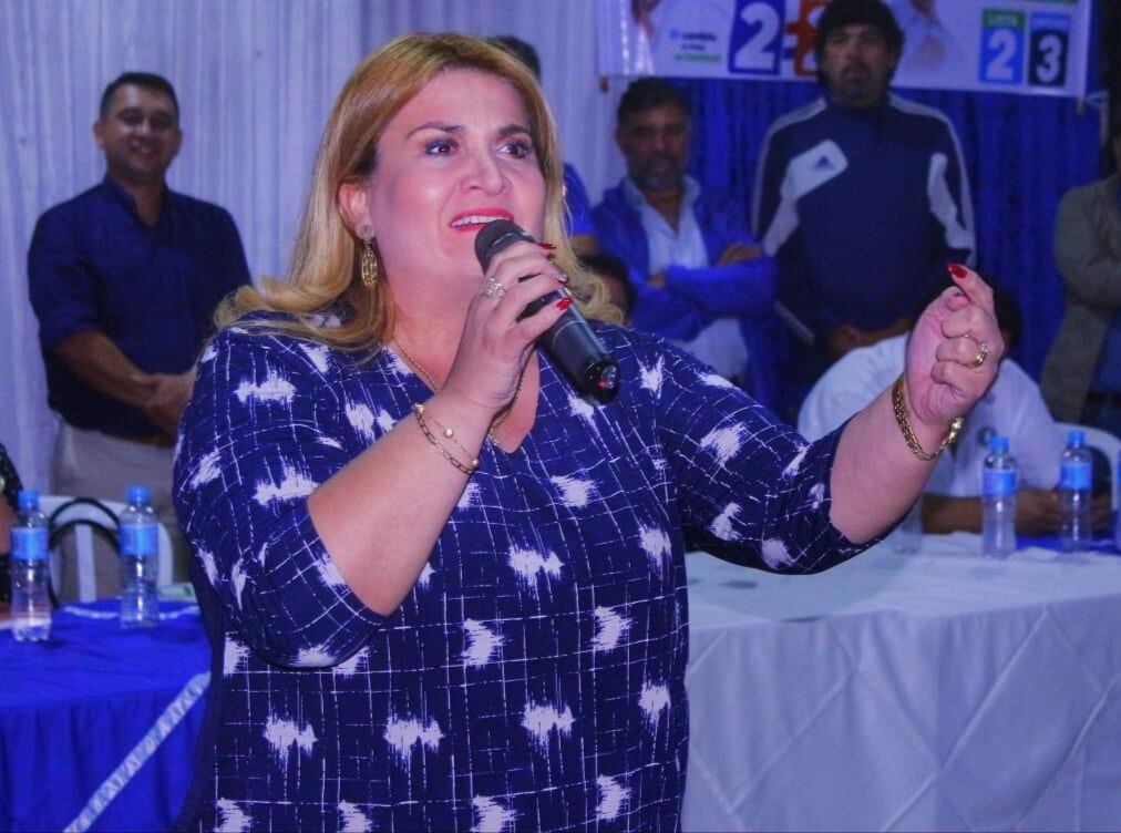 La intendenta Carolina Aranda pide al Directorio del PLRA que escuche el pedido de los jefes comunales. Foto: Archivo