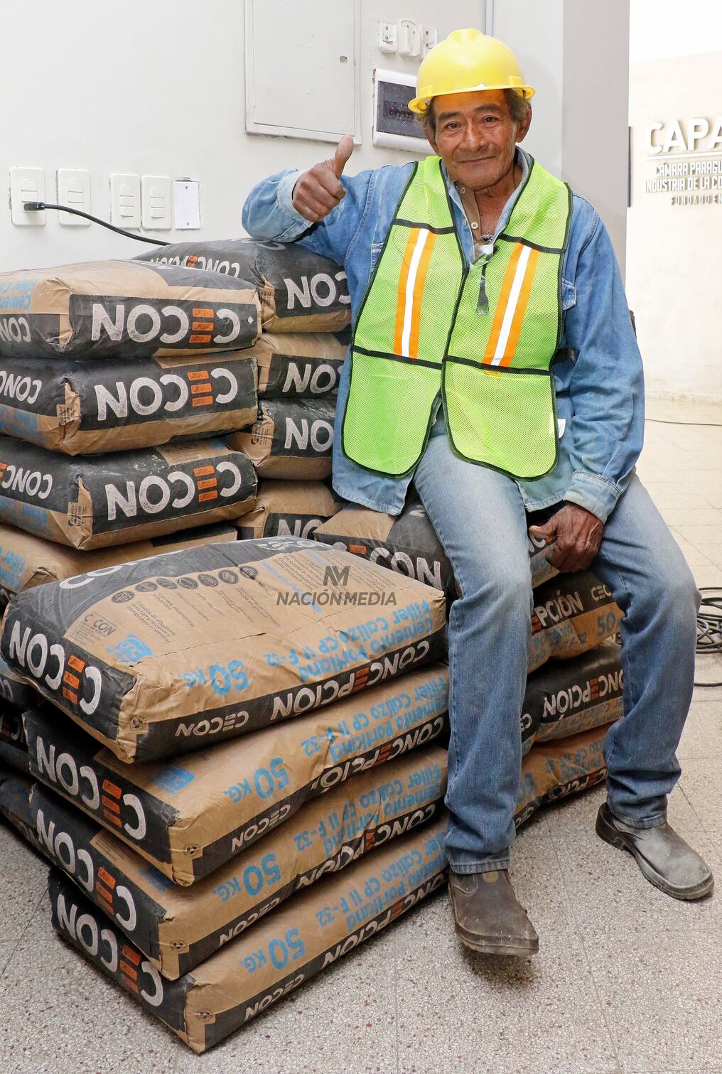 Lleva más de cuatro décadas dedicado a la construcción y compite en el equipo de su mentor. Foto: Néstor Soto
