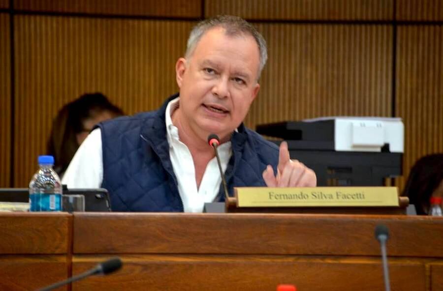 Fernando Silva Facetti cuestionó la postura de la dirigencia liberal solo centrada en eliminar a la disidencia. Foto: Archivo