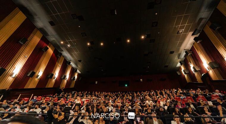 Sala llena en la función de pre estreno de “Narciso”. Foto: Gentileza