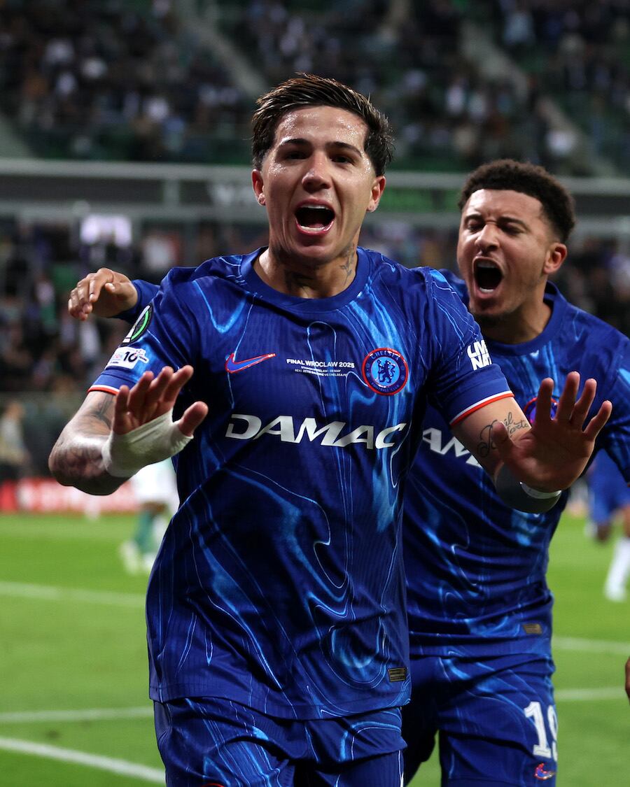 El argentino Enzo Fernández marcó el tanto del empate parcial para Chelsea. Foto: @CHELSEAFC_SP