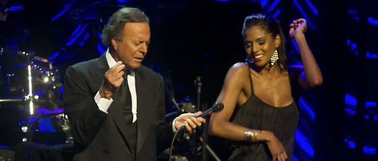 Julio Iglesias, en el ojo de la tormenta. Foto: Paul Bergen / AFP