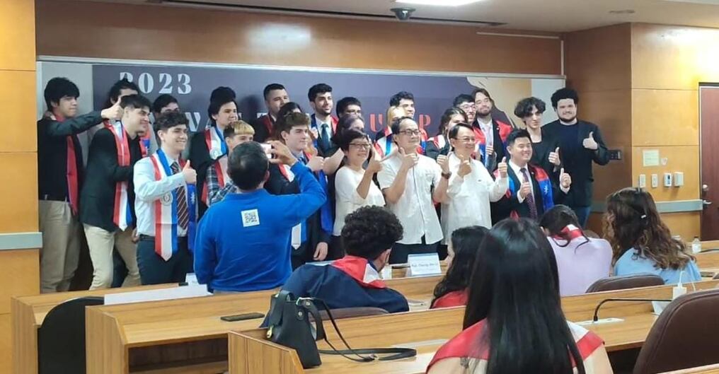Se trata de 87 paraguayos que viajaron a Taiwán. Foto: Gentileza