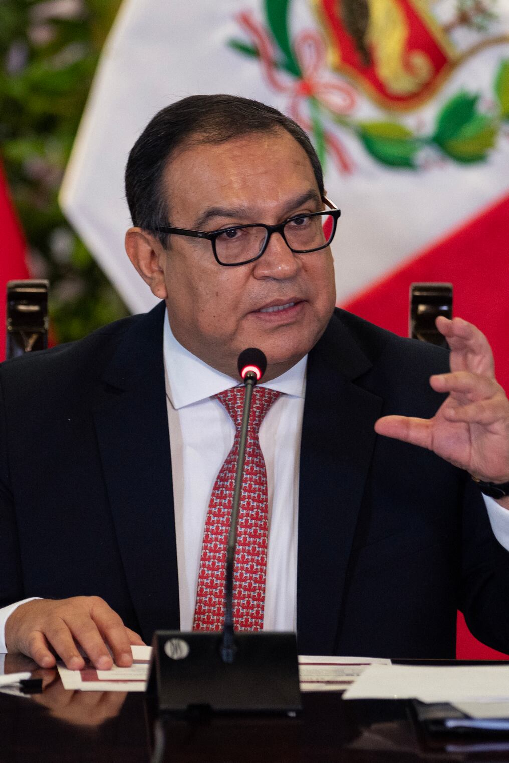 “Queden avisados los cárteles del país del comienzo de una lucha inmensa contra el ingreso de avionetas ilegales que diariamente vulneran nuestro cielo”, dijo el primer ministro Alberto Otárola. Foto: AFP