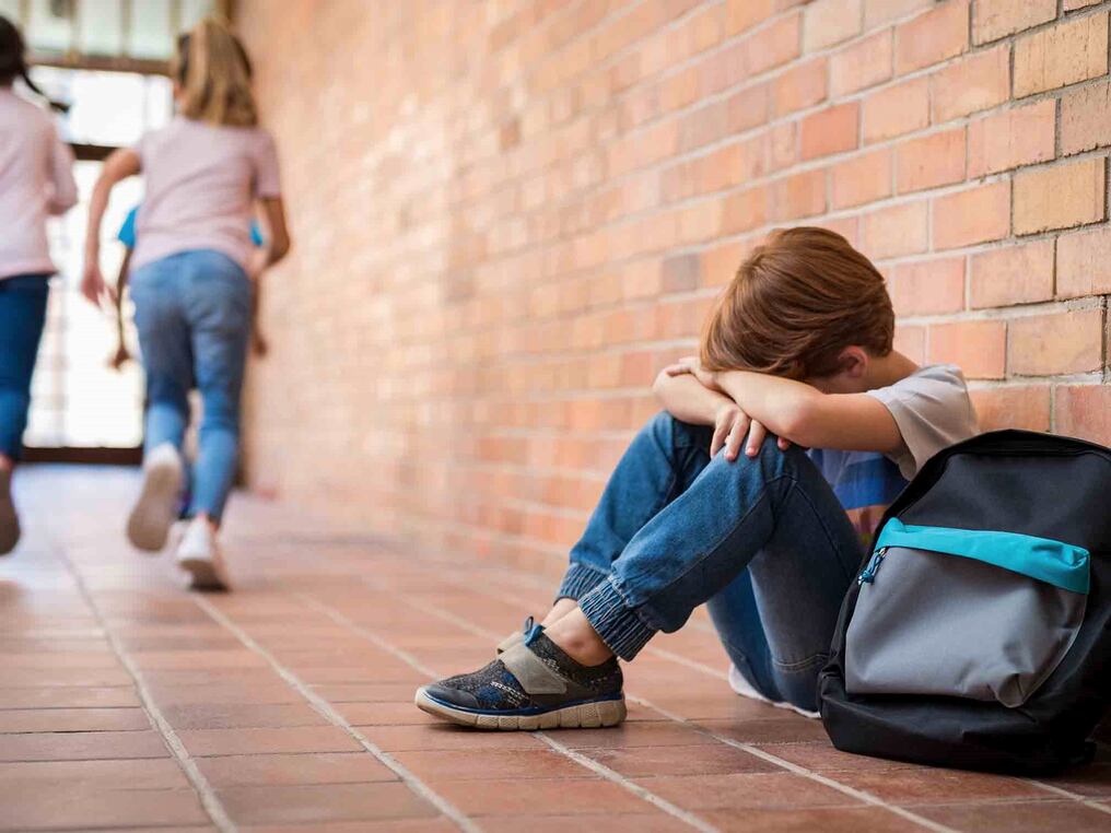 El menor había sido cambiado de escuela, pero en la nueva institución recibió el rechazo de los alumnos por su antecedente. Foto: Ilustrativa