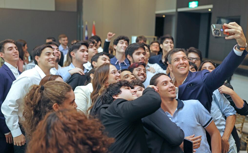 Peña instó a los jóvenes estudiantes a ser factores de cambio y dejar de lado la cultura del "no se va a poder". Foto: Gentileza