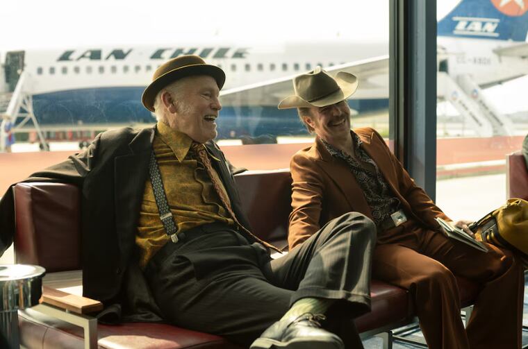 John Malkovich y Sam Rockwell, en una escena de “Wild Horse Nine”.