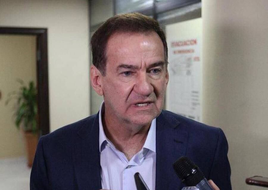 El senador Orlando Penner explicó que el planteamiento es crear una sociedad anónima integrada por cooperativas que tendrán la responsabilidad de tener el crédito para la ejecución de las obras. Foto: Archivo