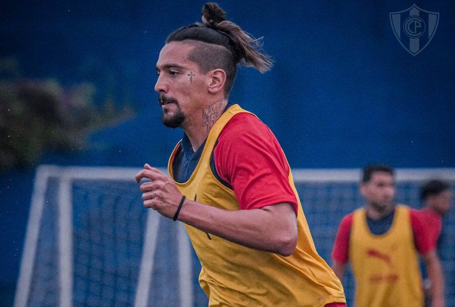 Francisco da Costa, uno de los jugadores que debe elevar su nivel para la temporada 2025. Foto: @CLUBCERROPORTEÑO