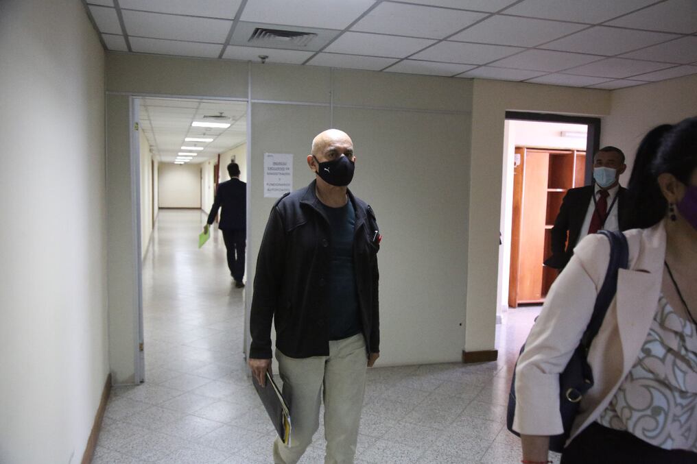 La sala penal de la Corte ratificó la sentencia de 6 meses de cárcel con suspensión de la ejecución de la pena para el excapitán de bomberos, Rubén Valdez, por sextorsión. 