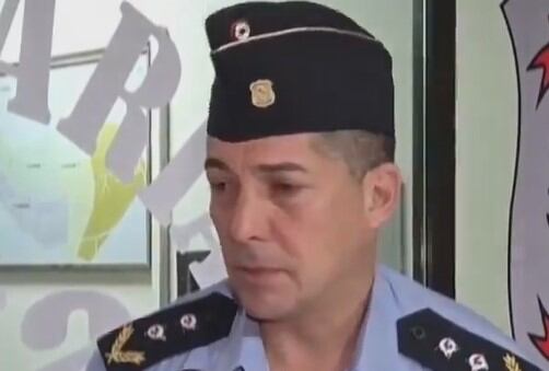 El comisario Gustavo Errecarte confirmó que el hombre se encuentra fuera de peligro. Foto: Captura de pantalla