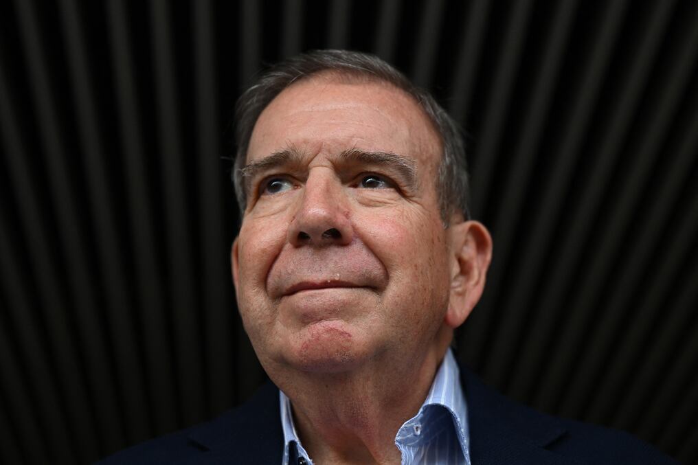 González Urrutia se mantiene en la clandestinidad desde el 30 de julio, pero ahora la Fiscalía lo conmina a presentarse a declarar. MAdur pide cárcel para él y para Corina Machado. Foto: AFP