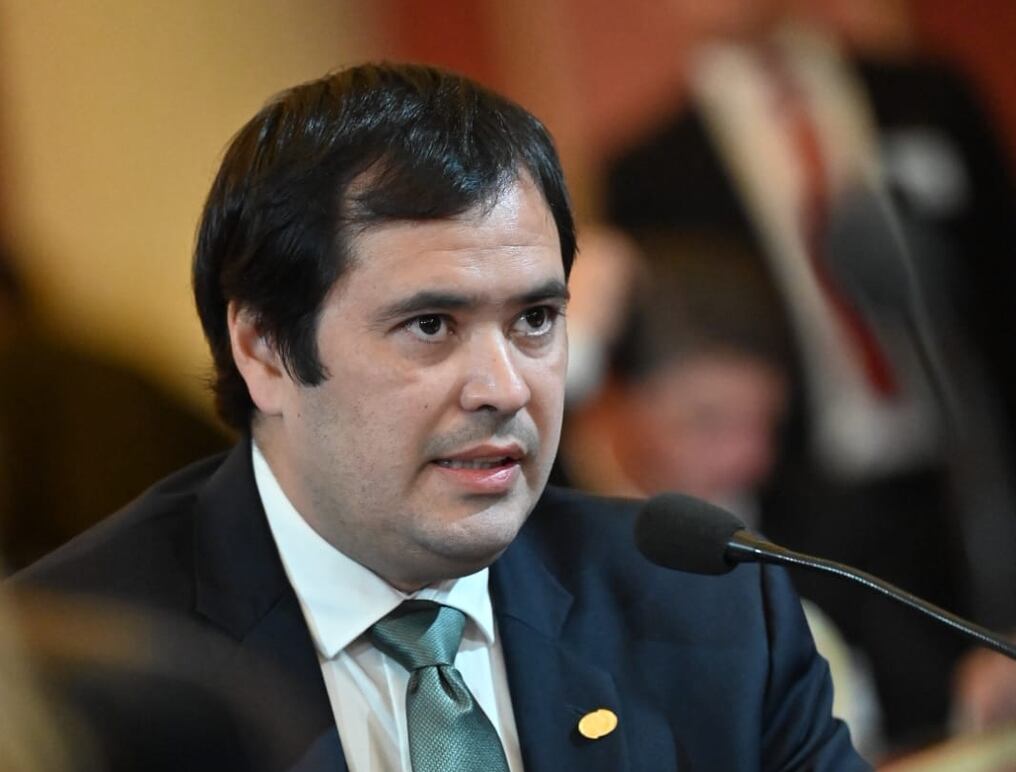 El diputado Rodrigo Gamarra plantea acciones que podría tomar Copaco para evitar quiebre. Foto: @parlasur