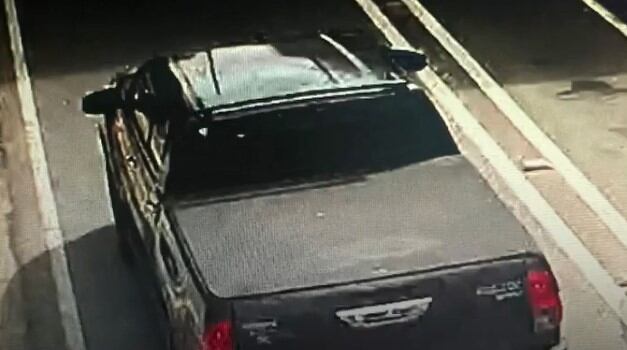 Se aguarda la intervención fiscal para proceder a abrir la carrocería de la camioneta y verificar si el dinero se encuentra ahí. Foto: Captura de pantalla