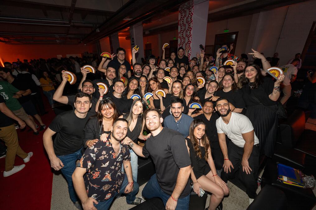 Con un palmarés de 4 oros, 5 platas, 9 bronces y 36 shortlist, la agencia reafirma su compromiso con la excelencia creativa, posicionándose como un referente en la publicidad paraguaya. Foto: Gentileza