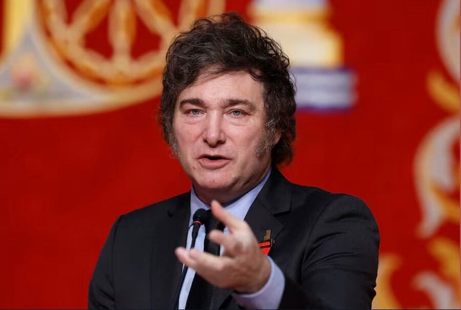 El presidente de Argentina, Javier Milei, prometió el domingo al poderoso sector agropecuario eliminar impuestos sobre exportaciones y trabas cambiarias. Foto: AFP