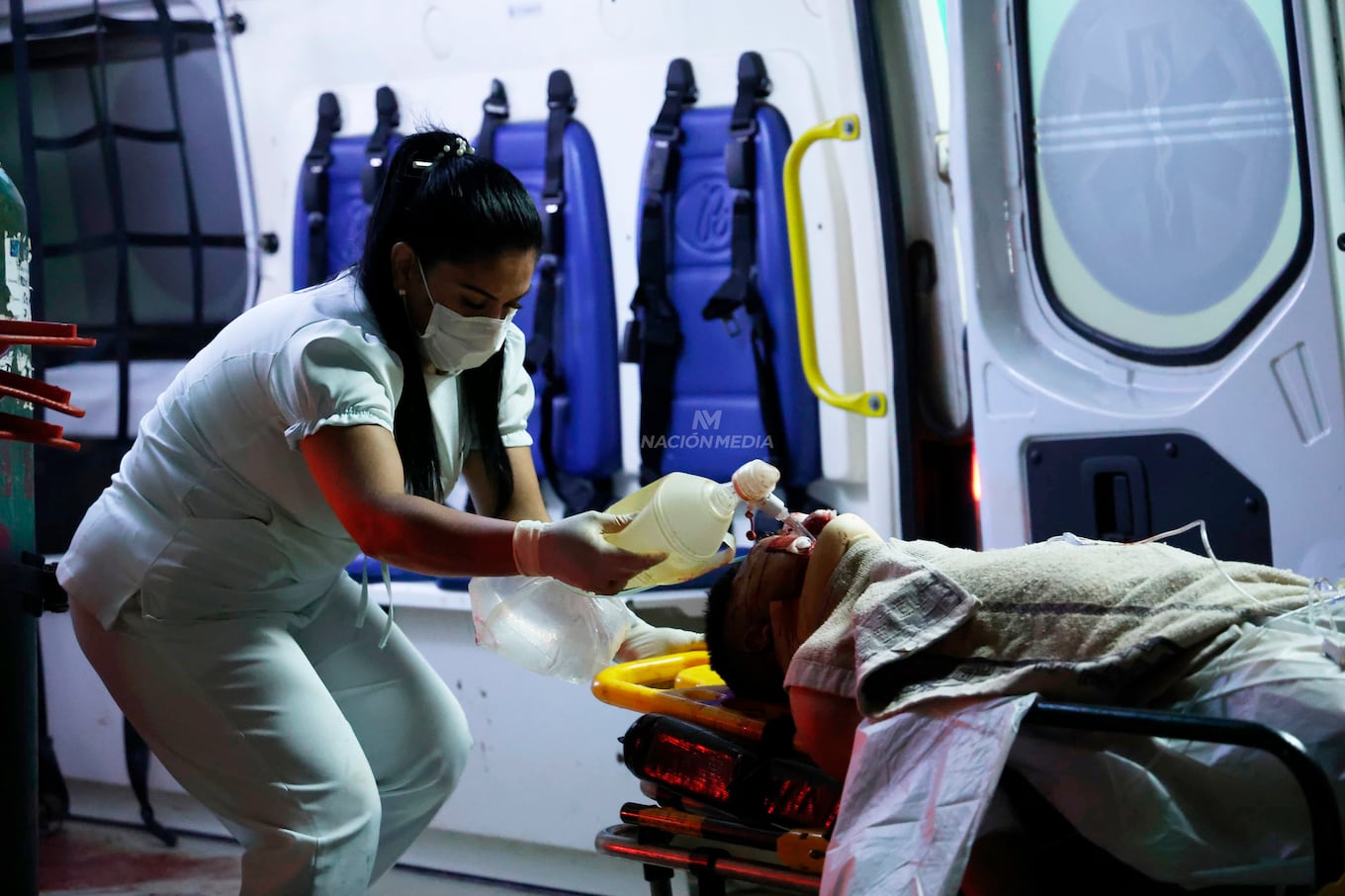 La Nación / La cantante Mariah Carey “aplasta” Halloween y se viste de Navidad