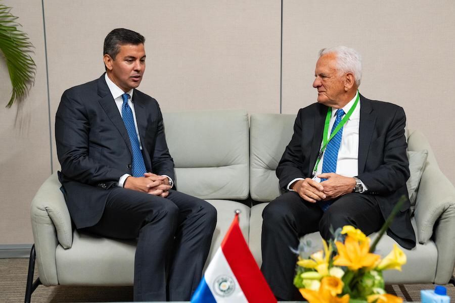 El presidente Peña y el empresario panameño Stanley Motta, durante su agenda en la búsqueda de posicionar al Paraguay ante el mundo y ofrecer oportunidades de inversión. Foto: Gentileza