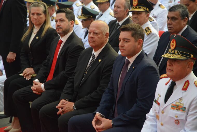 Las autoridades participaron del acto de homenaje.