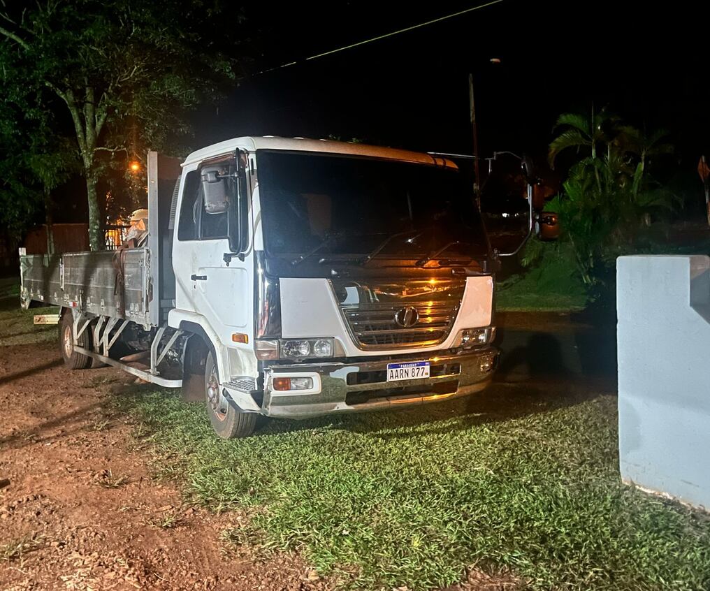 El camión pertenece a una firma comercial. Fueron tres los delincuentes. Foto: Gentileza