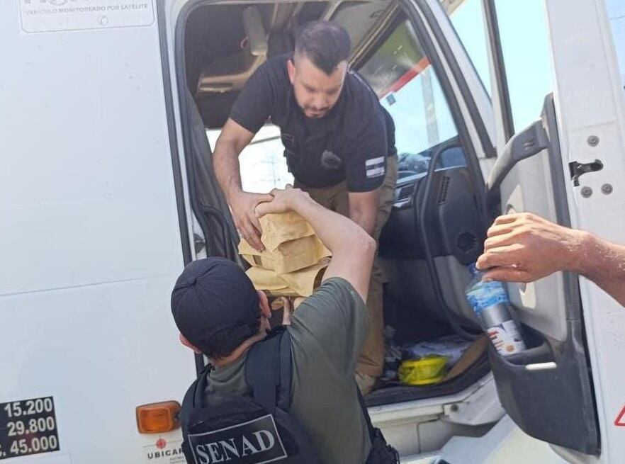 Decomisaron 17 panes de clorhidrato de cocaína del camión cisterna interceptado en la zona de Mayor Infante Rivarola, departamento de Boquerón. Foto: Ilustrativa