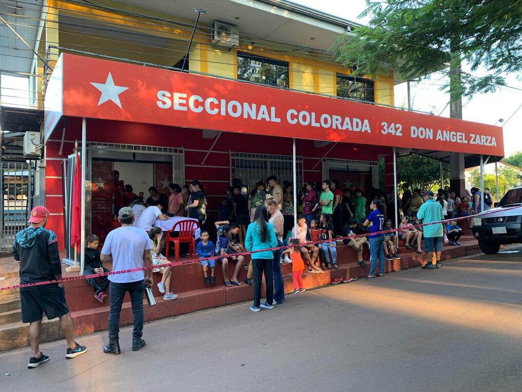 A fin de dar una ayuda a las familias, la seccional 342 de Encarnación brindó servicios médicos y estudios de electrocardiograma para niños en edad escolar, que deben presentar ficha médica en las escuelas. Foto: Gentileza