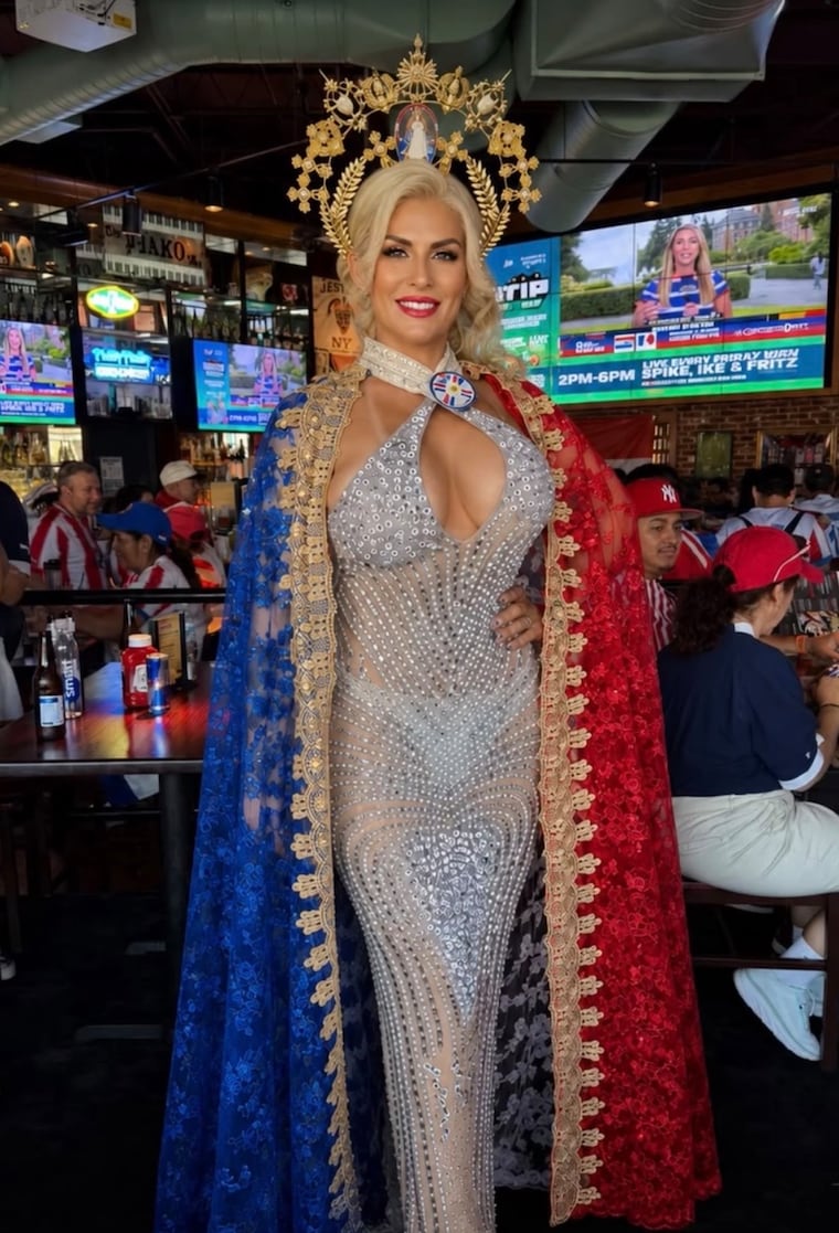 Lilian Ruíz generó polémica por su look con imagen de la Virgen de Caacupé en el Mundial de Fútbol 2026. Foto Instagram - @lilianruiz777_official