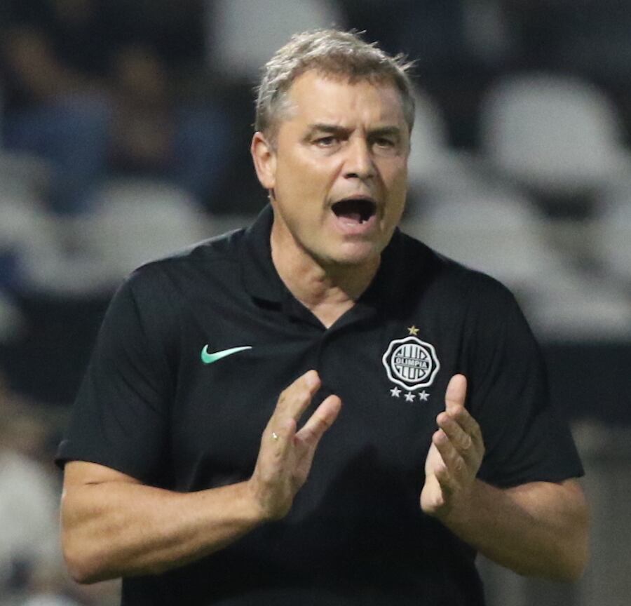 Diego Aguirre, técnico de Olimpia