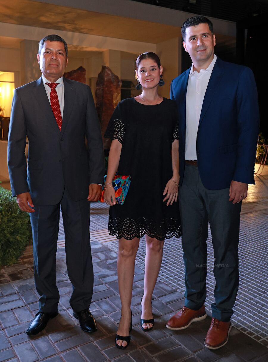 Javier Pintos, Silvia Aponte y Sebastin Villarejo