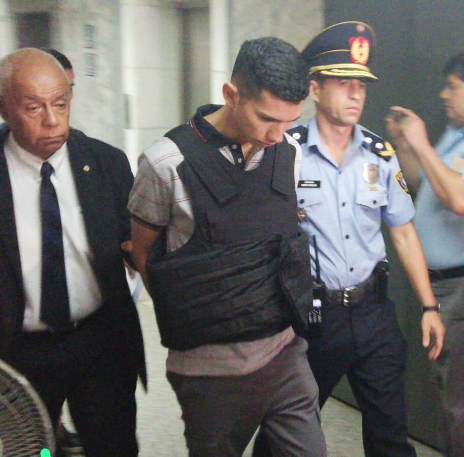 La jueza Cynthia Lovera decretó la prisión preventiva del exagante policial Oliver Lezcano, quien se fugó de la cárcel de Tacumbú meses atrás y recapturado este viernes. Foto: Archivo