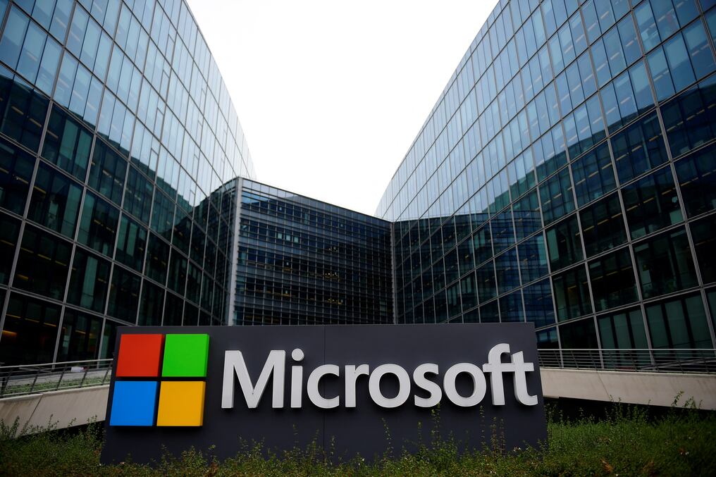 Esta foto de archivo, tomada el 27 de noviembre de 2017, muestra la sede francesa de la multinacional tecnológica estadounidense Microsoft en Issy-Les-Moulineaux, un suburbio de París. Foto: Martin Bureau/AFP