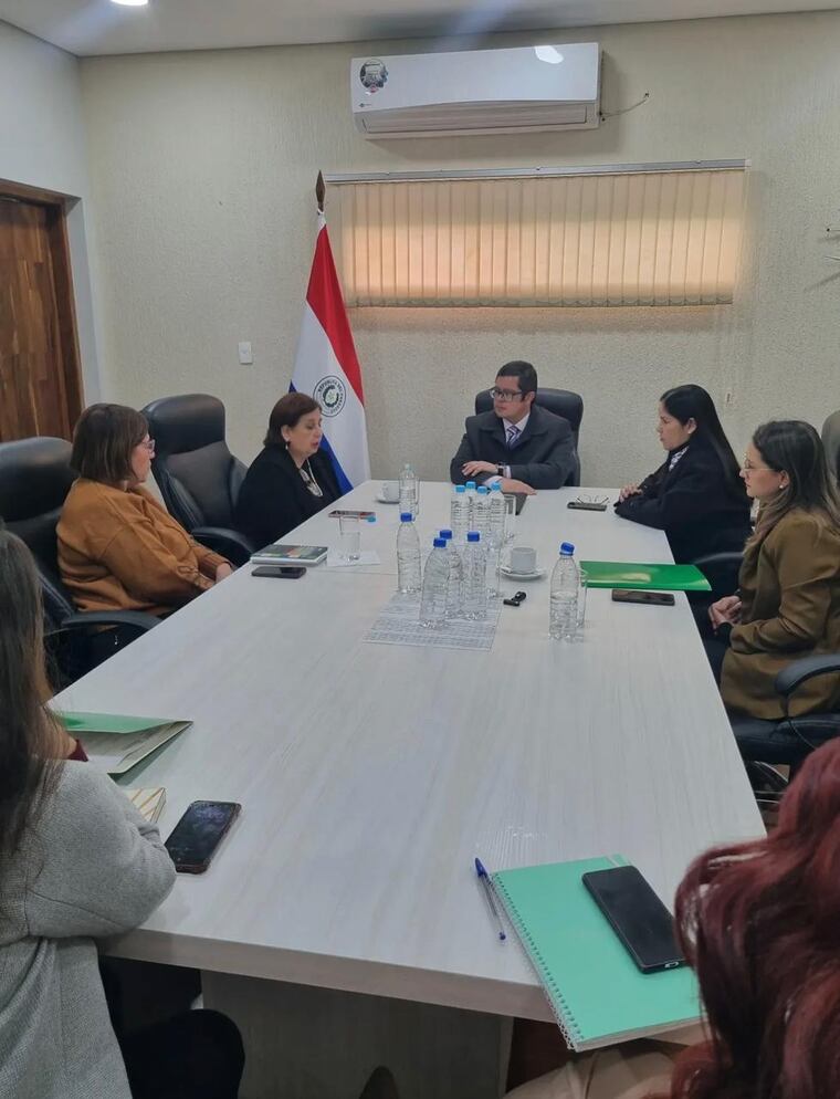 Reunión con el procurador general Rubén Gaona. Foto: Instagram - @cdecomunica