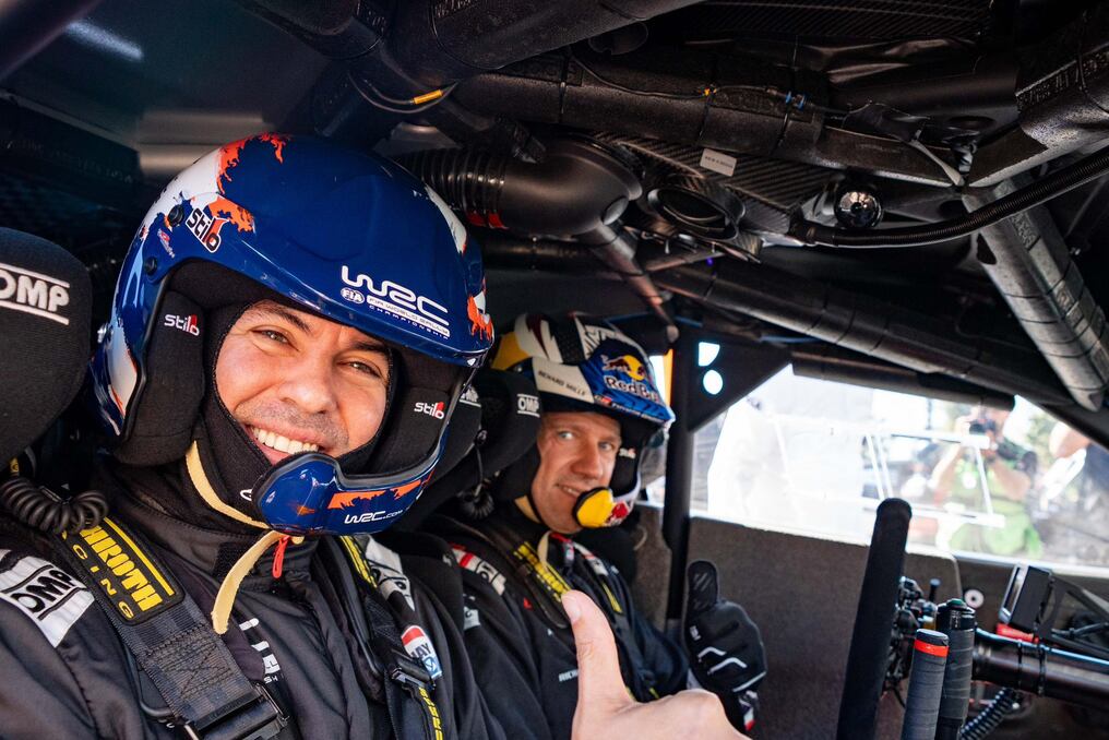 El presidente Santiago Peña realizó un recorrido simbólico con Sébastien Ogier, corredor francés con 50 victorias y 8 títulos. Foto: Gentileza 