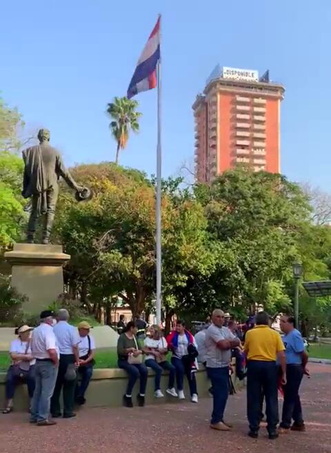 La manifestación tenía previsto partir desde la plaza Uruguaya hasta el Congreso. Foto: Captura de video/@agparaguay