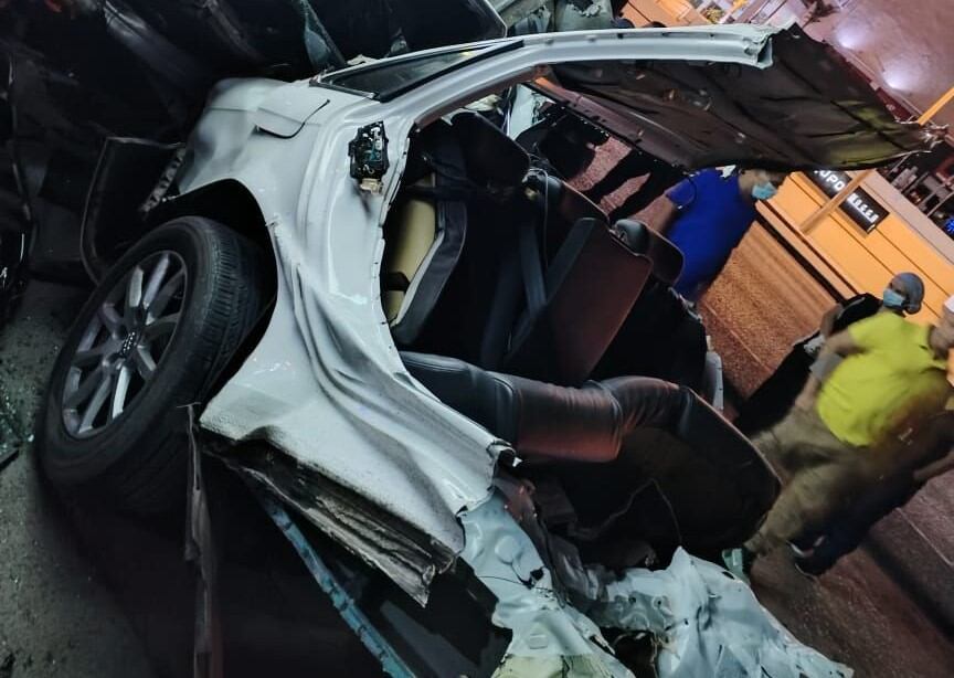 El mortal accidente se registró a las 4:00 de este domingo, en el que falleció una persona de 41 años de edad. Foto: Gentileza