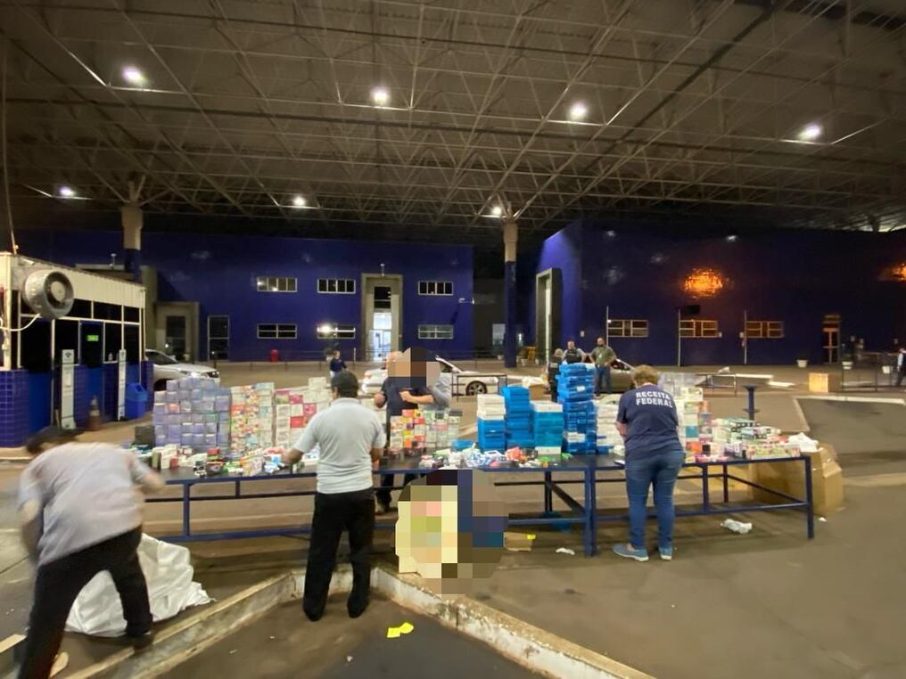 En la Aduana de Foz de Yguazú fue decomisada una carga de electrónicos de contrabando valuada en 200.000 dólares. Foto: Gentileza