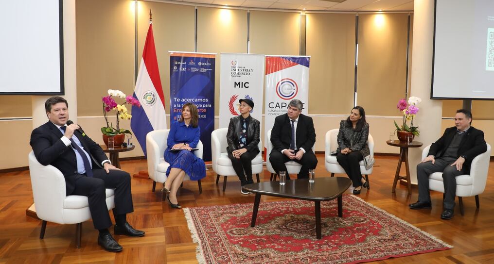 Esta mañana se llevó a cabo la presentación de logros del programa Porta de The Trust of the Americas, en el marco de las “Alianzas multisectoriales en la era digital”, encabezado por el Ministerio de Industria y Comercio (MIC). Foto: Gentileza