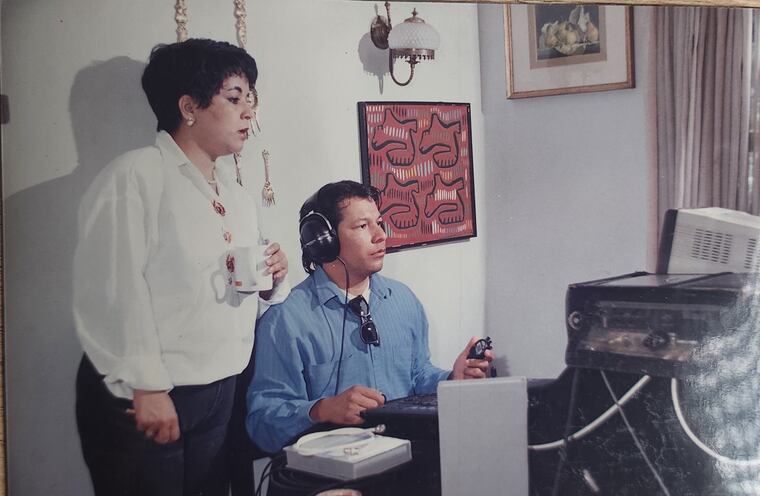 Julie Banks en uno de los tantos trabajos de producción que realizó. Foto: Gentileza / Doc Py