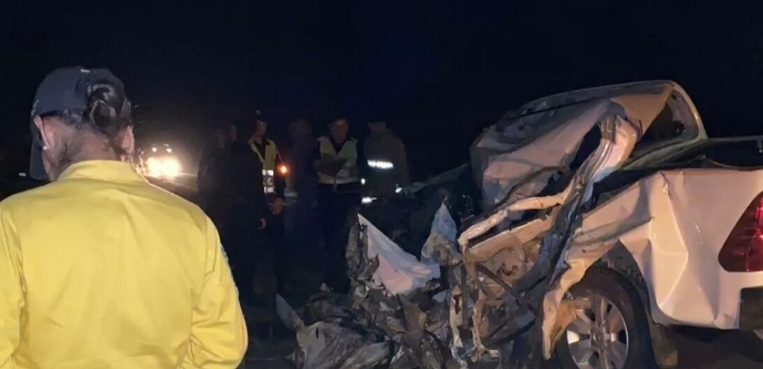 Diario HOY | Un muerto y nueve heridos deja accidente entre bus y camioneta