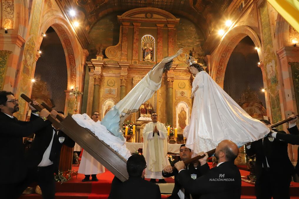Imágenes del Tupasy ñuguaiti en la Parroquia Santísima Trinidad. Foto: Néstor Soto