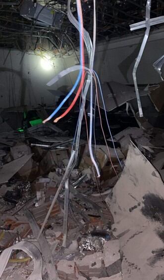 De momento los investigadores desconocen qué material utilizaron los criminales para explosionar el banco. Foto: Gentileza
