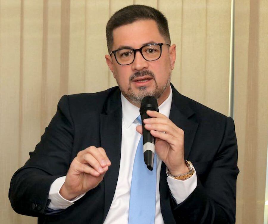 Pedro Ovelar, abogado del expresidente de la República, Horacio Cartes, requirió la aplicación de sanciones contra los representantes legales de Mario Abdo Benítez y sus excolaboradores ante el bombardeo de chicanas.  Foto: Archivo
