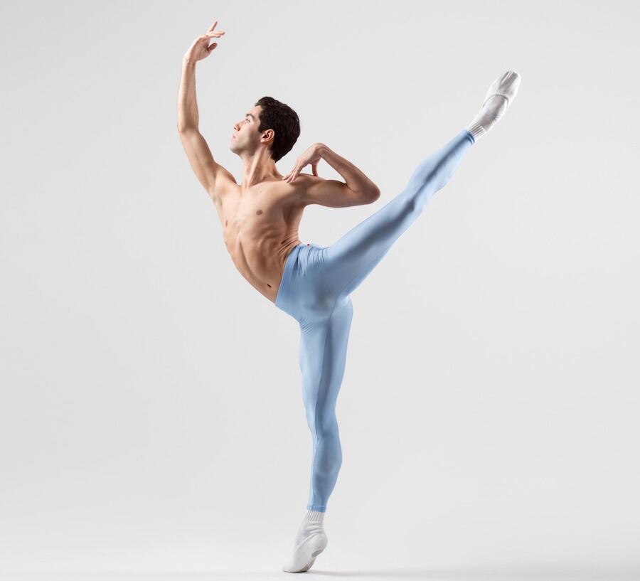Nicolás Joaquín Moreno Cibils es el primer bailarín paraguayo convocado por el emblemático Ballet de San Petersburgo de Rusia para una gira mundial