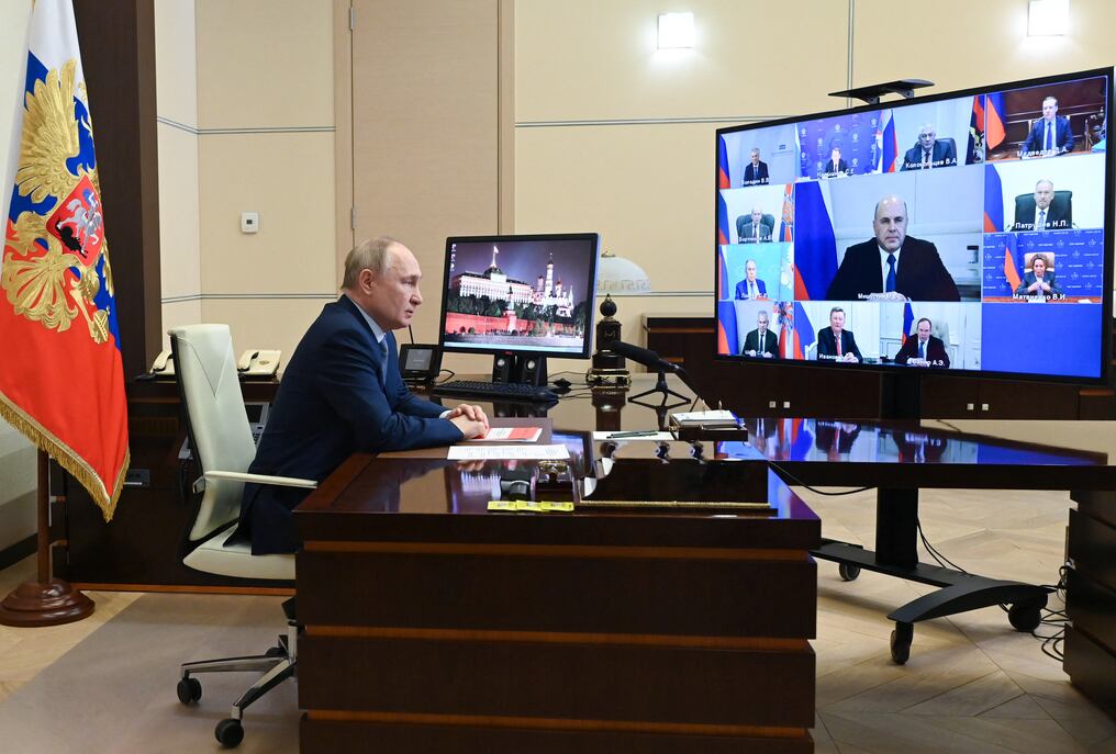 "Un adversario como el presidente ruso Vladimir Putin está más motivado que nunca a interferir", opinó el senador estadounidense Mark Warner. Foto: AFP/Archivo