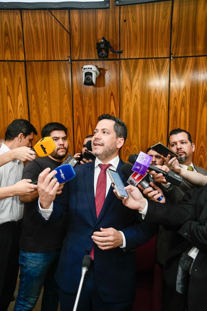 El titular de Diputados, Raúl Latorre, indicó que es momento de apostar por el desarrollo del Paraguay, mediante la producción de tecnología en materia de inteligencia artificial. Foto: Gentileza 