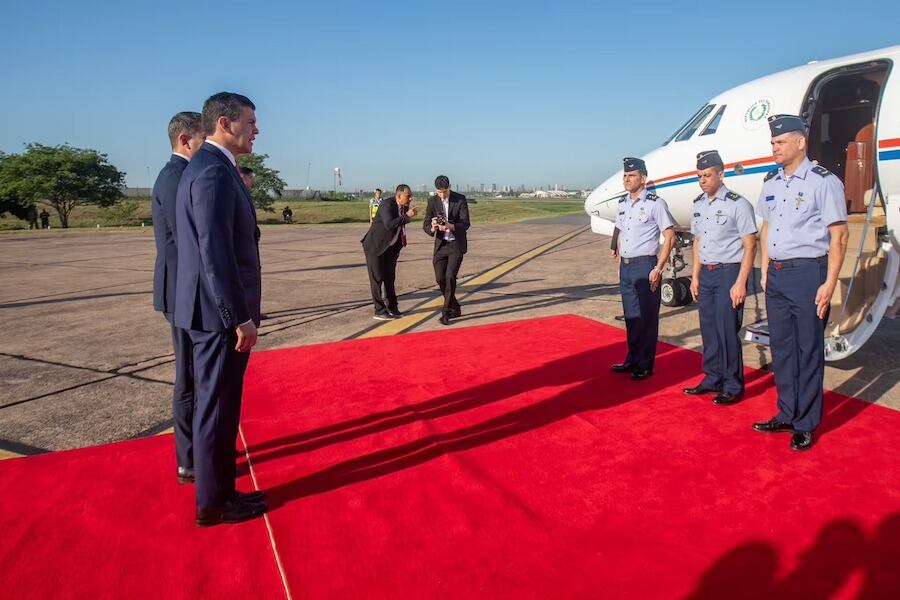 El presidente Santiago Peña viajará a Roma para la misa de entronización del papa León XIV.FOTO: ARCHIVO