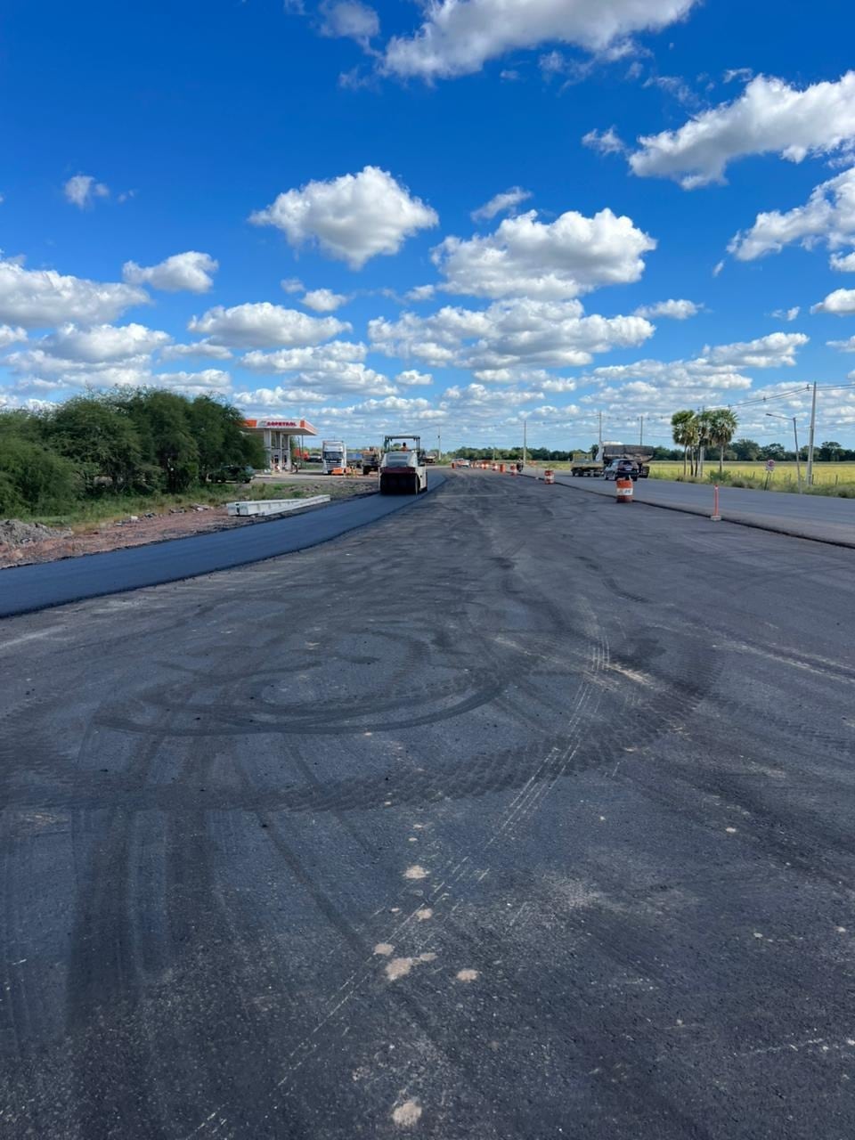 Son 19,2 kilómetros en los que se están trabajando para duplicar la calzada y modernizar la infraestructura, lo que permitirá un tránsito más rápido y seguro para todos. Foto: MOPC