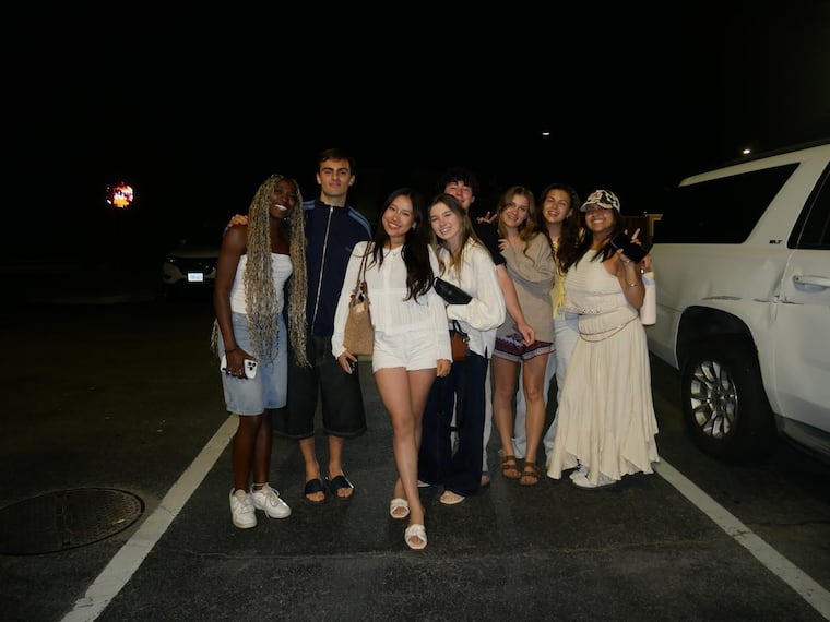 Mavi Zacarías junto a jóvenes colegas de otros países. Foto: Gentileza