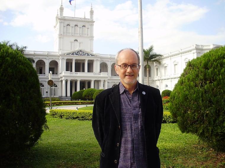 El documentalista Dominique Dubosc es el protagonista de Kuarahy Ára – El tiempo del sol”. Foto: Gentileza